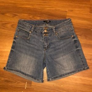 Jean shorts!